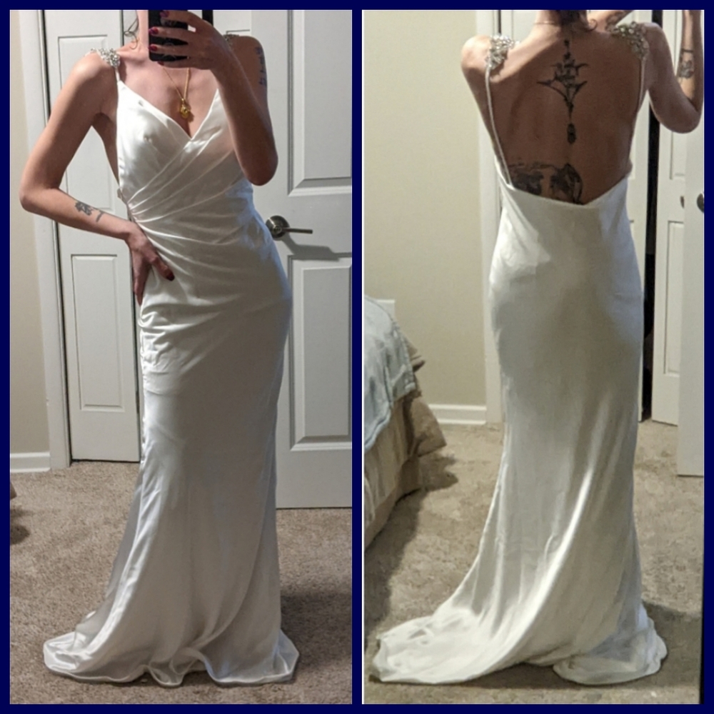 Satin Low Back Wedding Gown ✨ FREE VEIL ✨